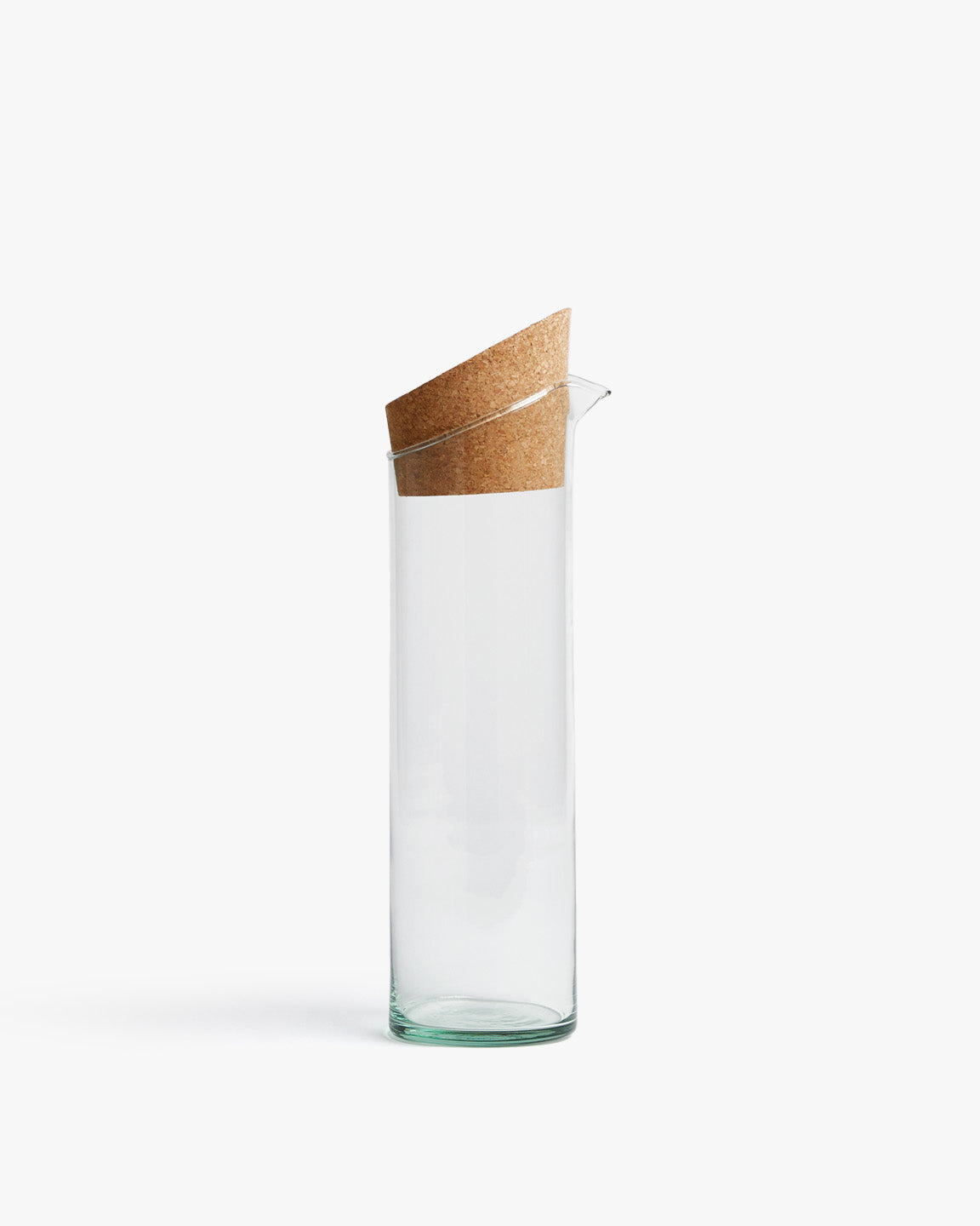 Carafe de agua de vidrio con dosel